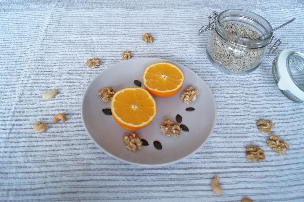 Foto Orange & Nüsse