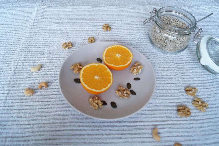 Foto Orange & Nüsse